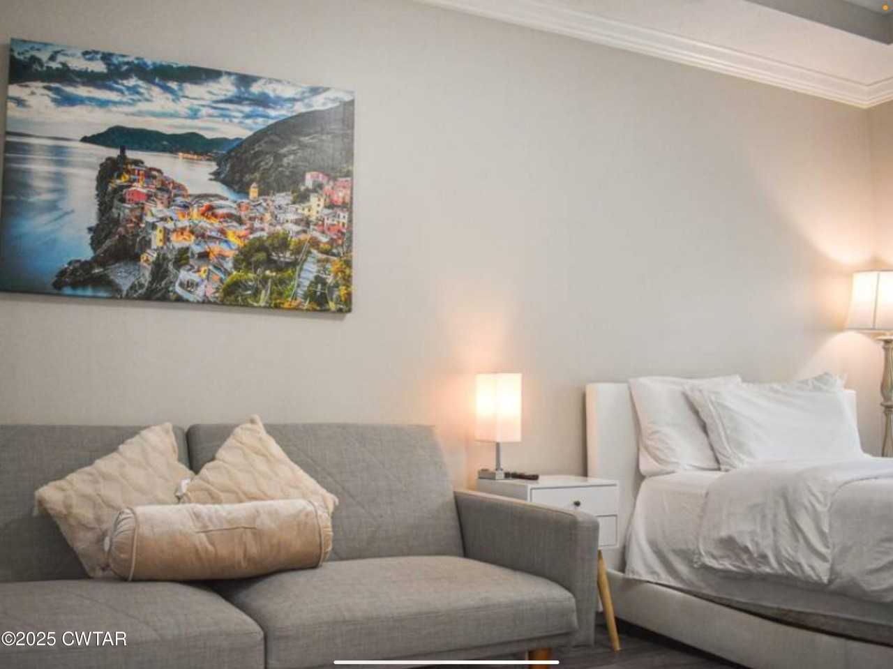 146 Henderson Rd - Photo 3 of 7