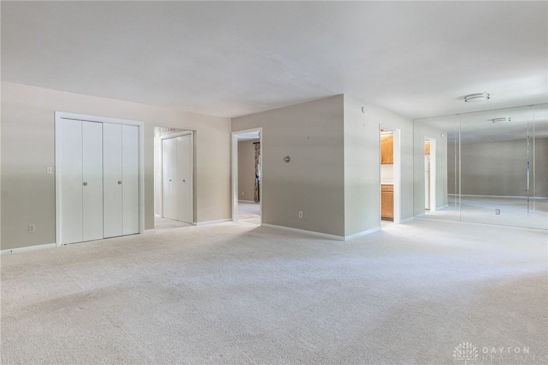 701 Far Hills Ave #701 - Photo 6 of 38