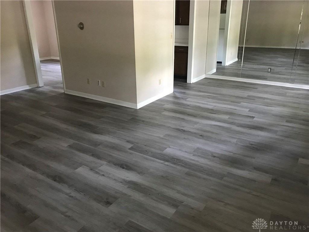 701 Far Hills Ave #701 - Photo 7 of 38