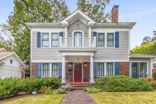 656 Yorkshire Rd Ne - Photo 1 of 1