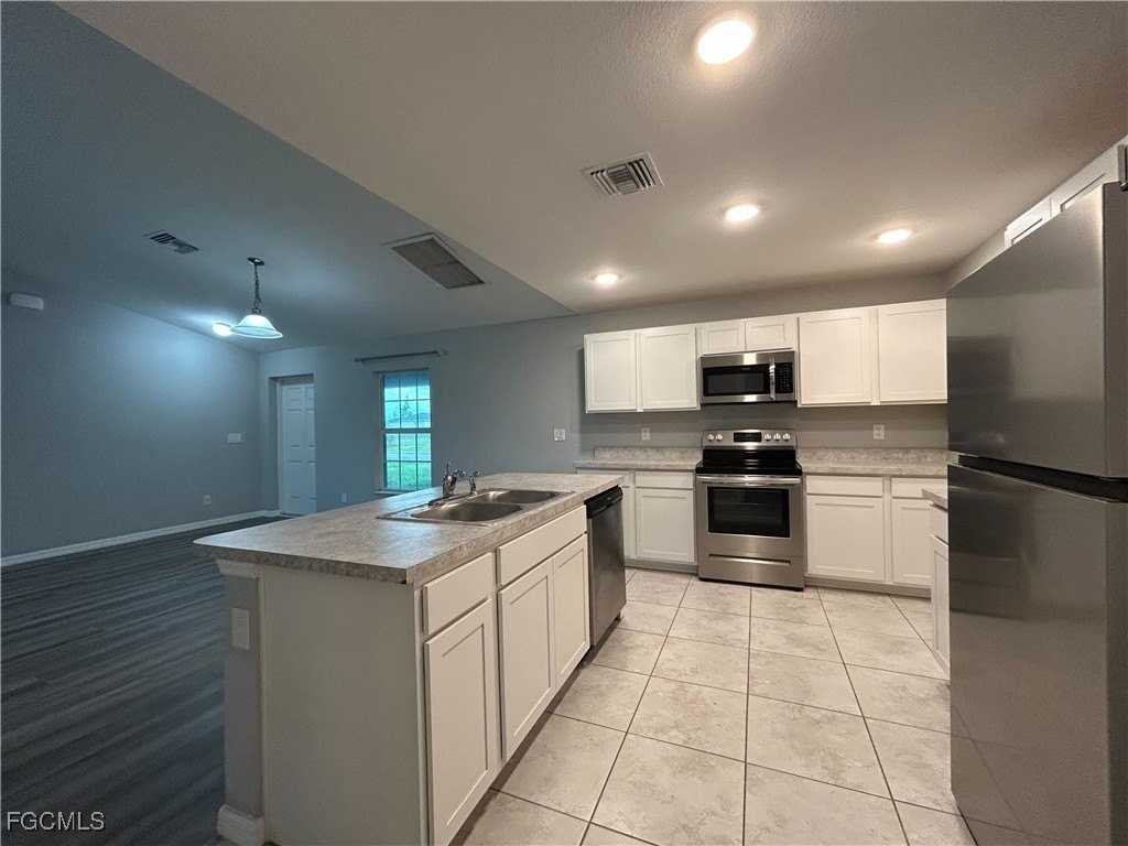 1515 Northwest 18th Terrace - Photo 3 of 23