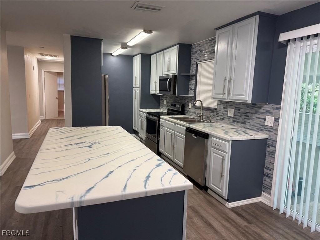 9949 Councilor Ln - Photo 3 of 14