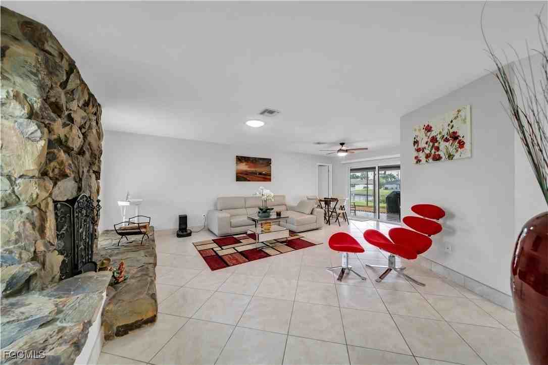 3746 Se 1st Pl - Photo 6 of 43