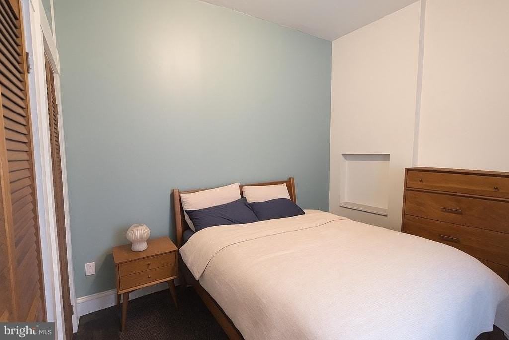 826 N Woodstock St #1 - Photo 4 of 12