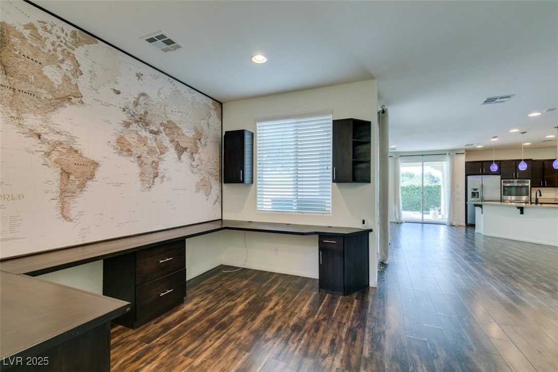 8039 Kemblefield Ave - Photo 4 of 43