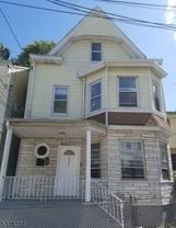 252 N 4th St #1 - Photo 1 of 1