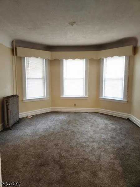 28 Rhode Island Avenue - Photo 2 of 18