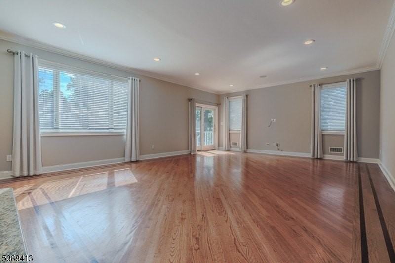 567 Mountain Ave - Photo 6 of 28