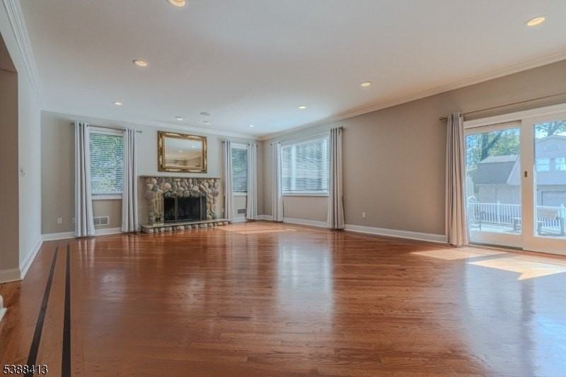 567 Mountain Ave - Photo 7 of 28