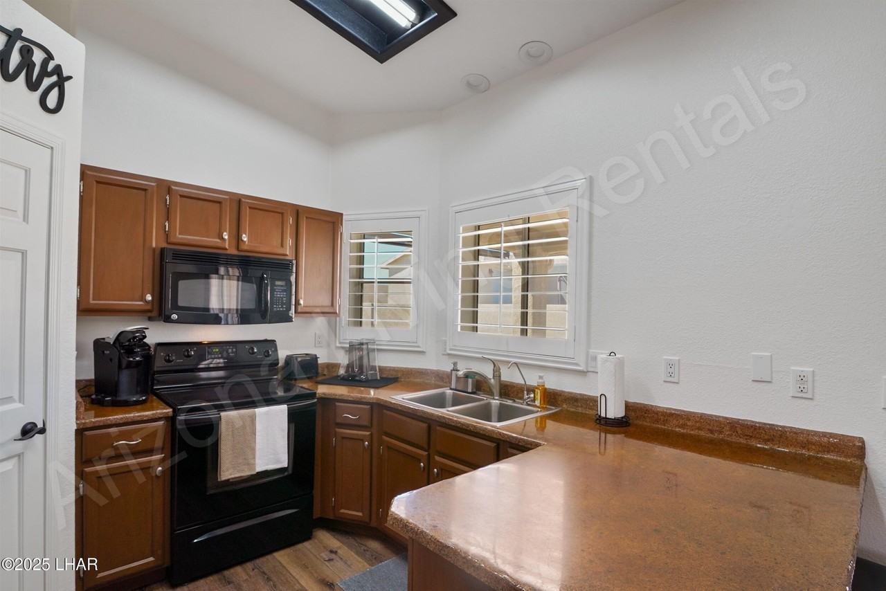 3275 Baysinger Drive - Photo 7 of 24