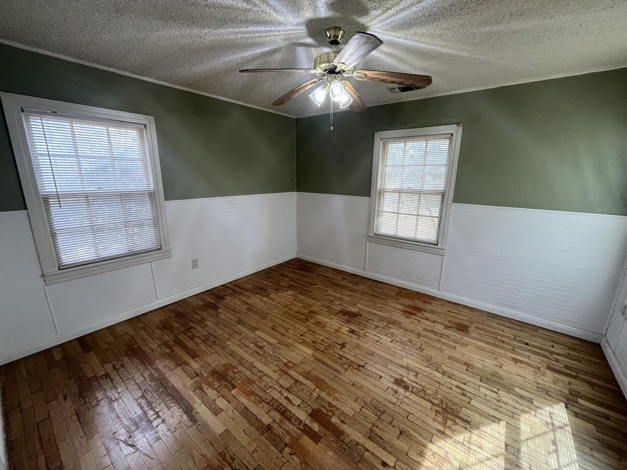 2602 28th St - Photo 5 of 8