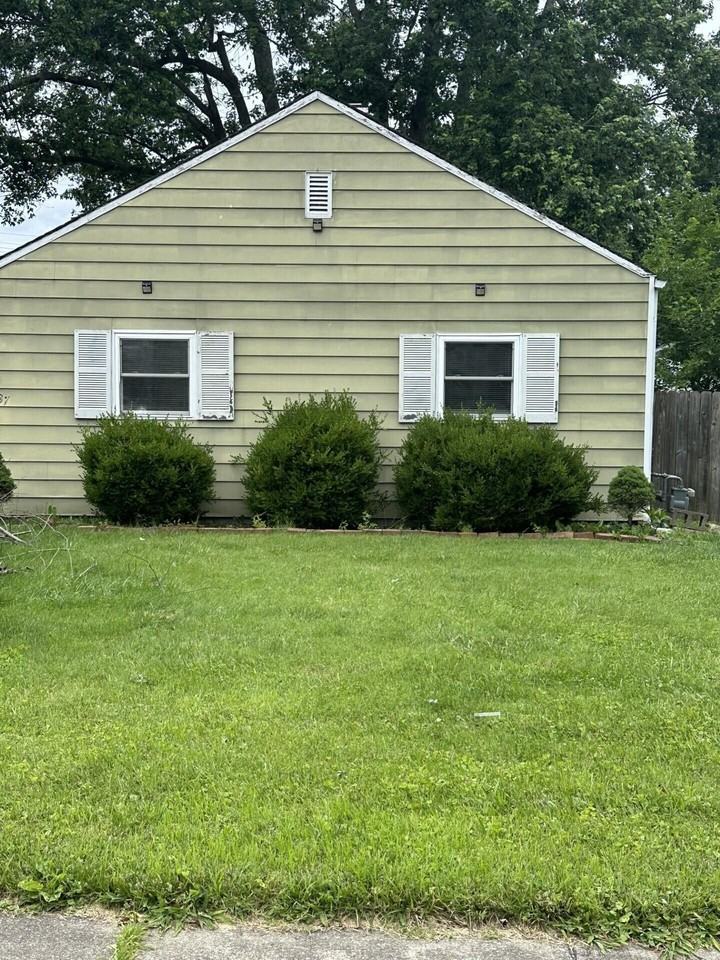 937 Meadow Ln - Photo 3 of 16