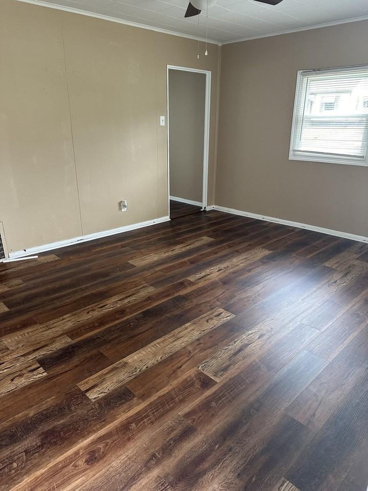 937 Meadow Ln - Photo 4 of 16