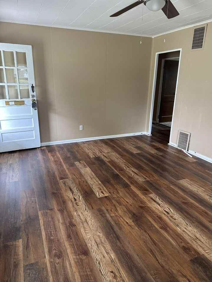 937 Meadow Ln - Photo 5 of 16