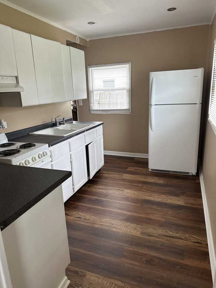 937 Meadow Ln - Photo 6 of 16