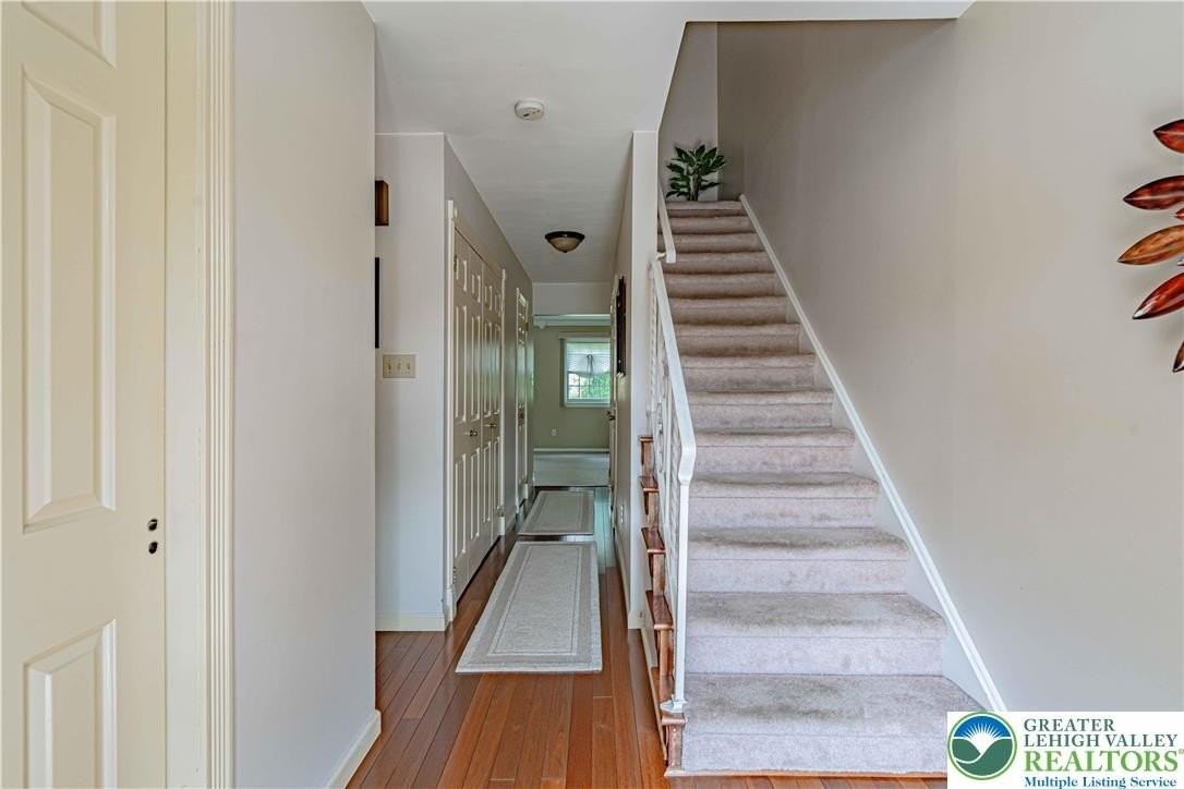 4531 N Hedgerow Dr - Photo 4 of 29