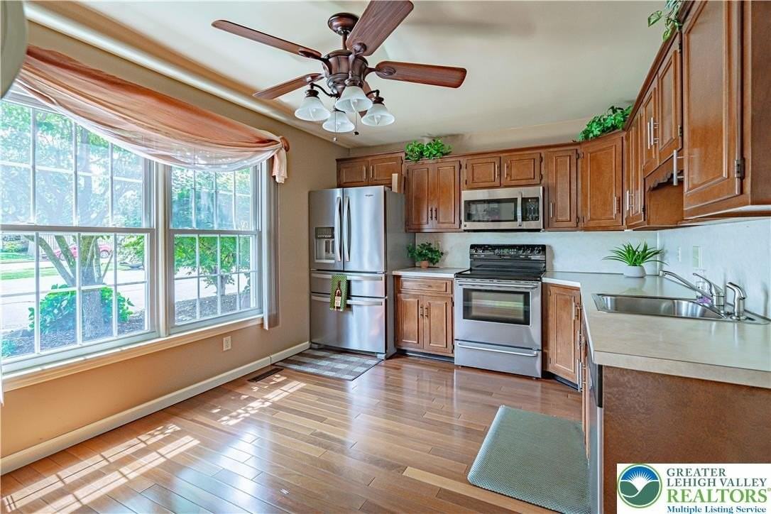 4531 N Hedgerow Dr - Photo 7 of 29