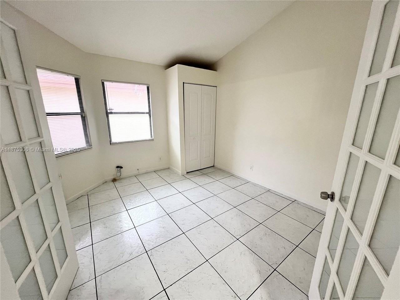 210 Maddy Lane - Photo 6 of 21