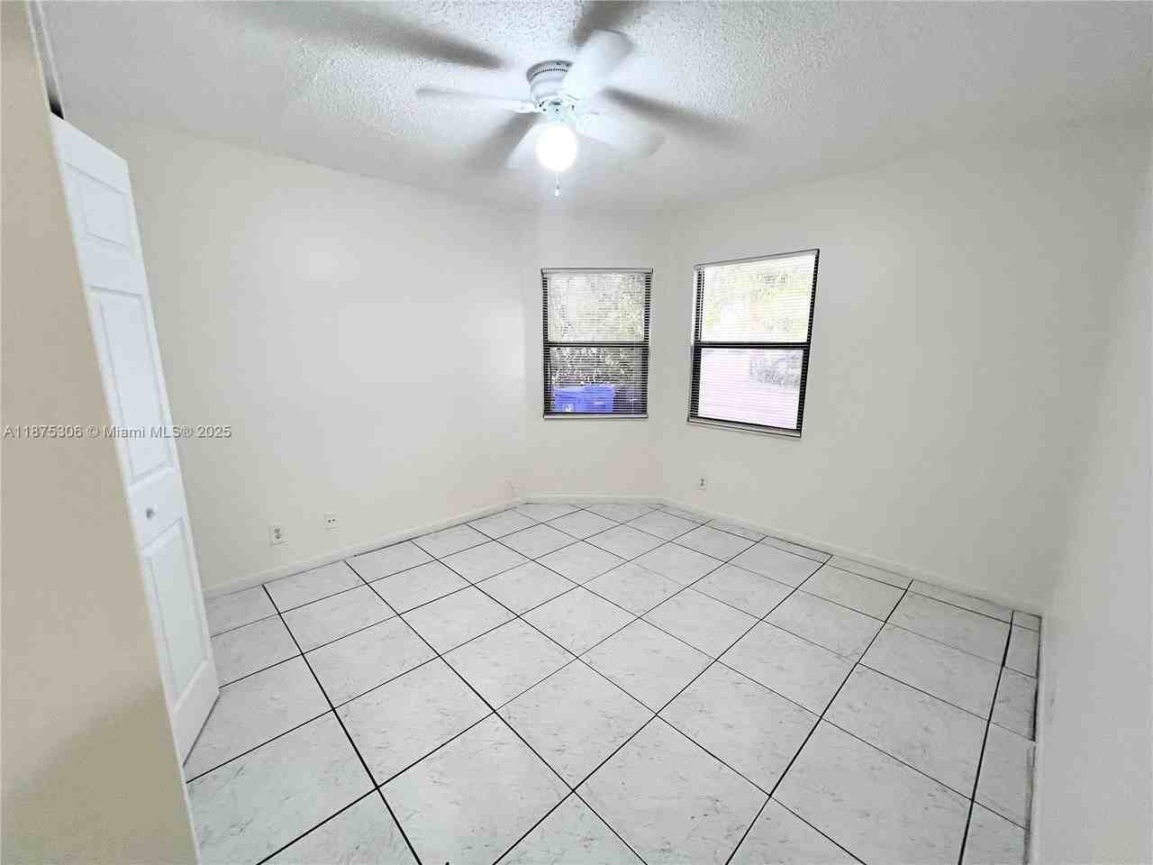 210 Maddy Lane - Photo 7 of 21