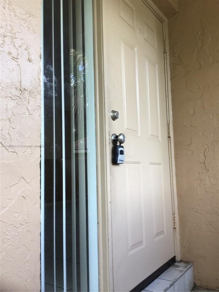 11502 Northwest 43rd Court #11502 - Photo 5 of 10