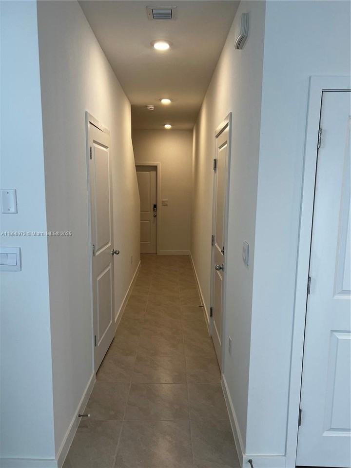 652 Nw 6th St #652 - Photo 2 of 15