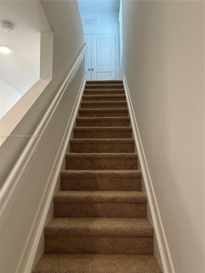 652 Nw 6th St #652 - Photo 7 of 15