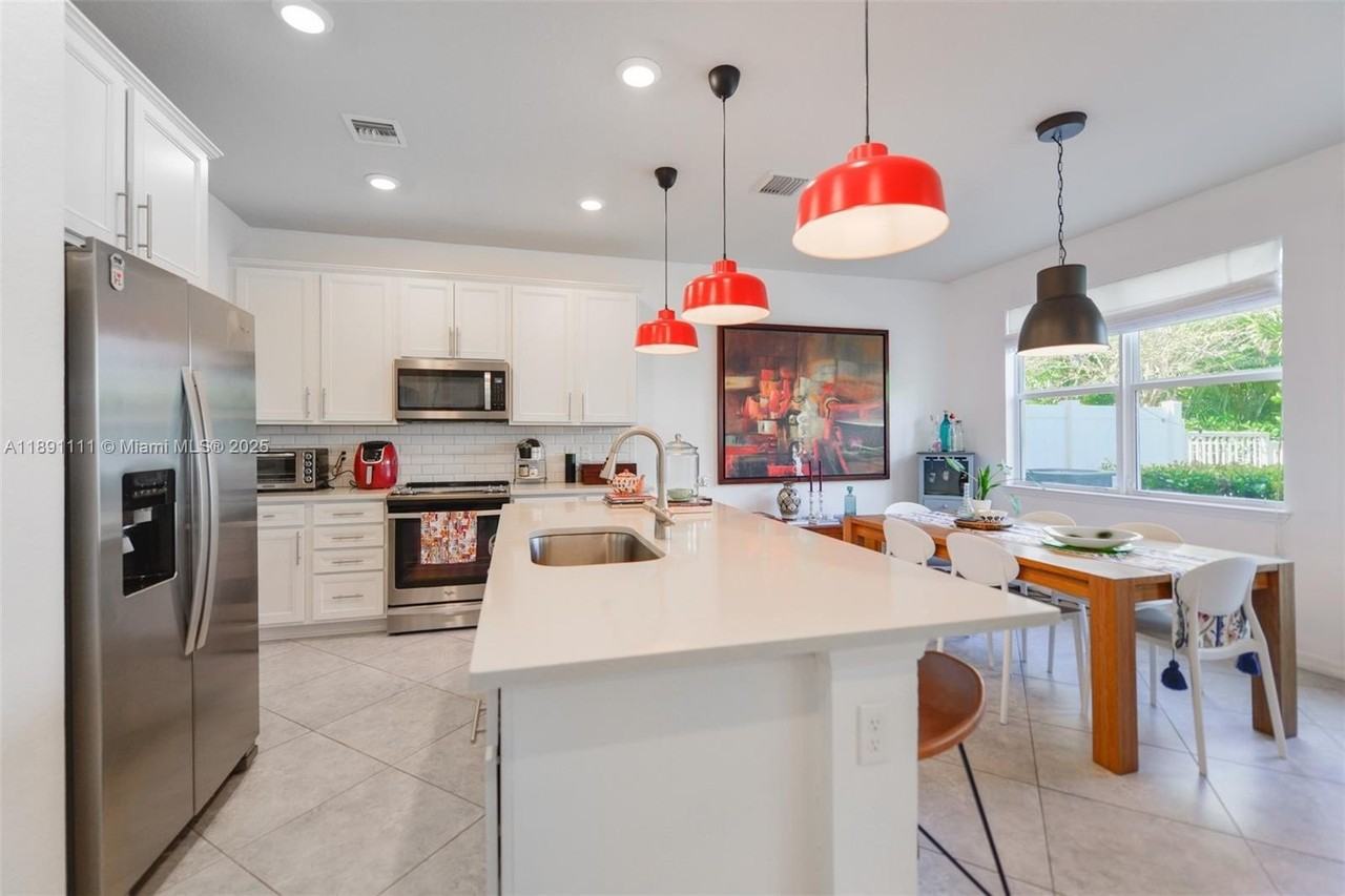 4735 Eucalyptus Dr - Photo 7 of 50