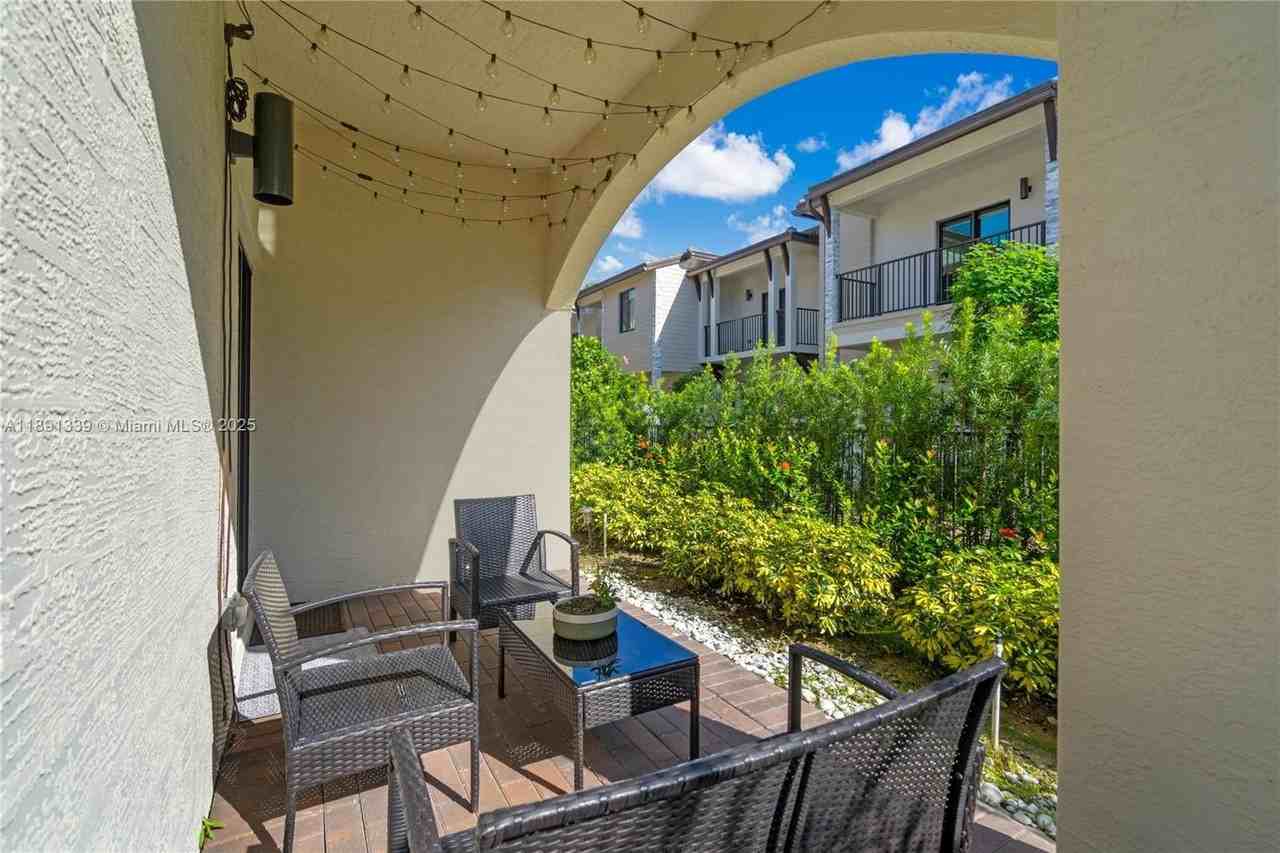 4608 Nw 83rd Pkwy #0 - Photo 5 of 38