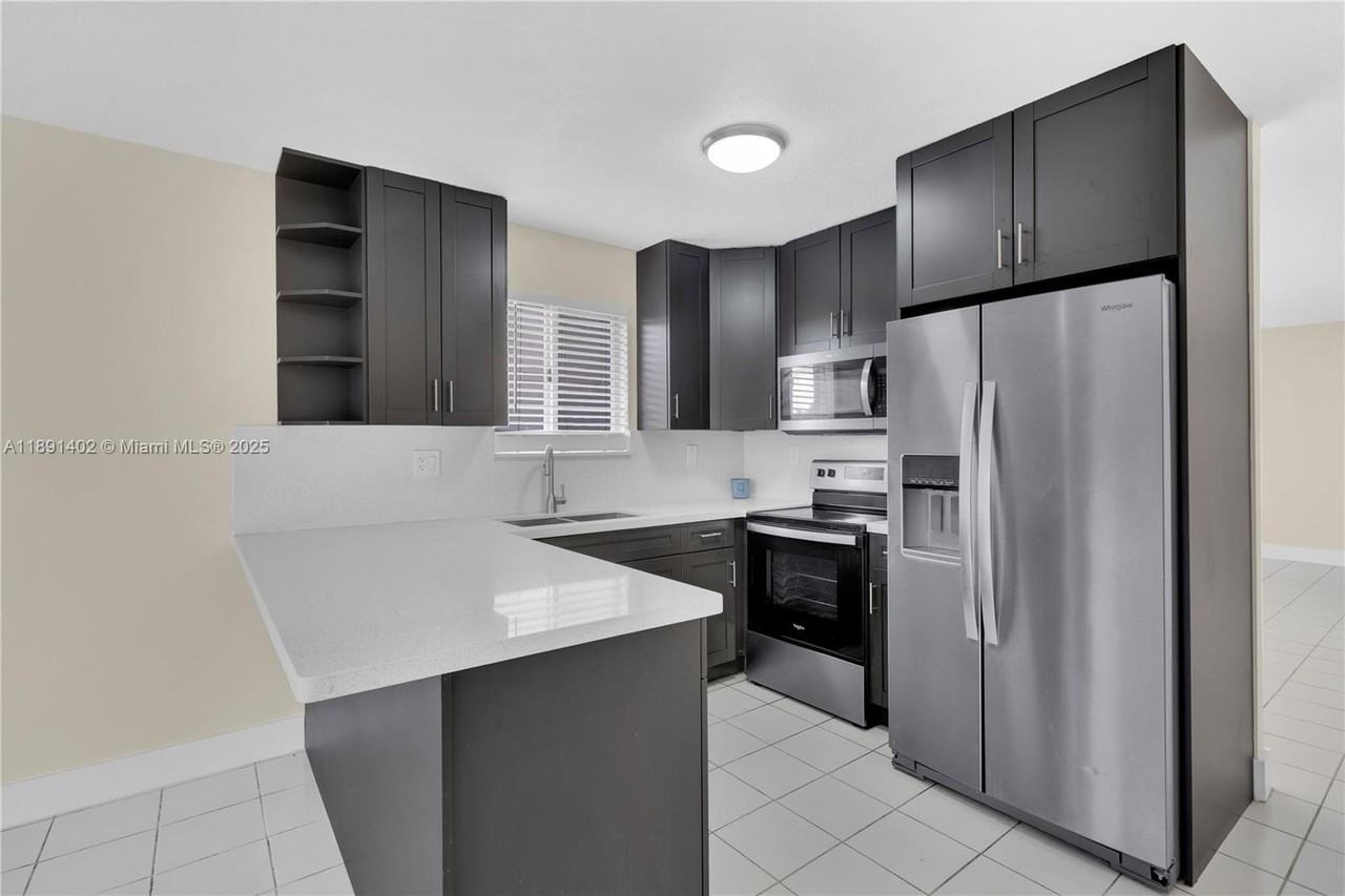 16215 Sw 137th Ct - Photo 7 of 30