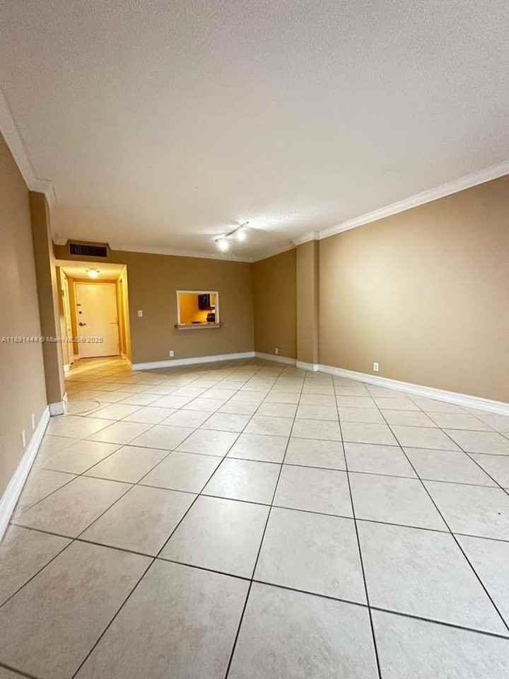 1455 North Treasure Drive #2N - Photo 4 of 6