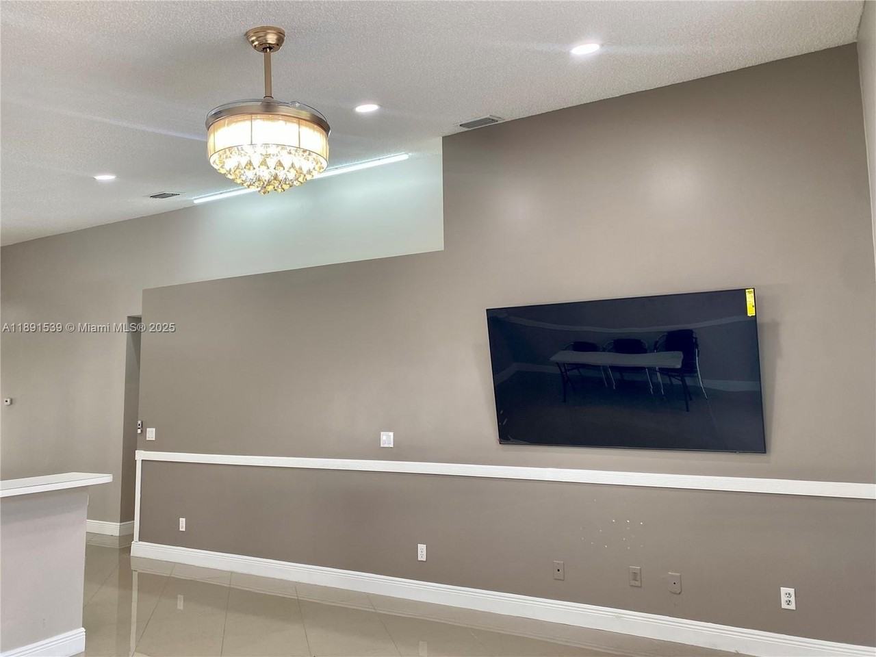 405 Sw 183rd Way - Photo 6 of 17