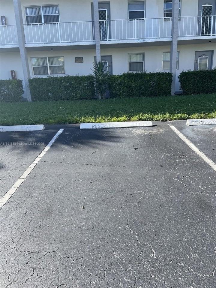 8515 Sunrise Lakes Blvd #103 - Photo 6 of 17