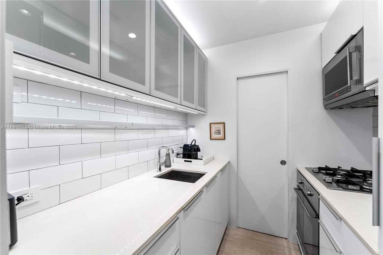 732 Euclid Ave #3 - Photo 4 of 9