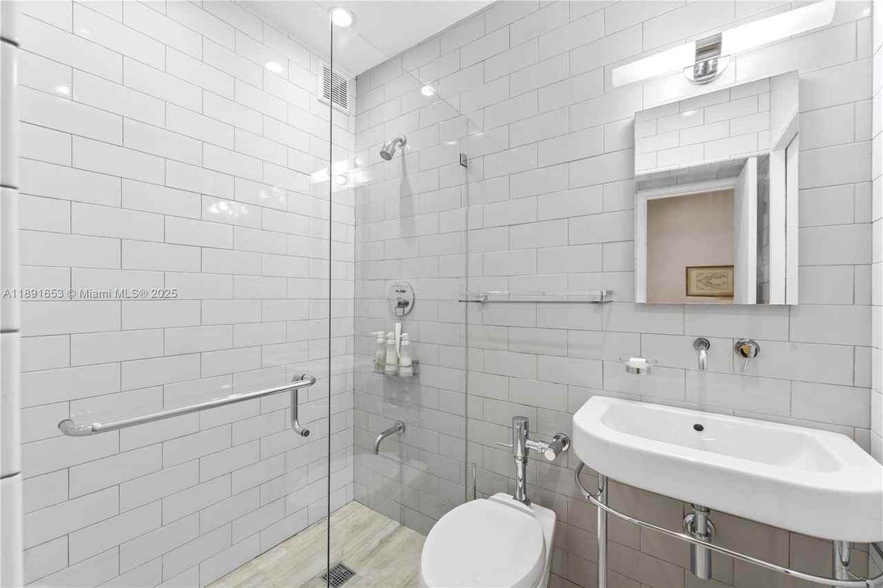 732 Euclid Ave #3 - Photo 6 of 9