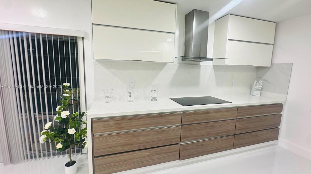 541 Se 17th Ave #541 - Photo 2 of 27