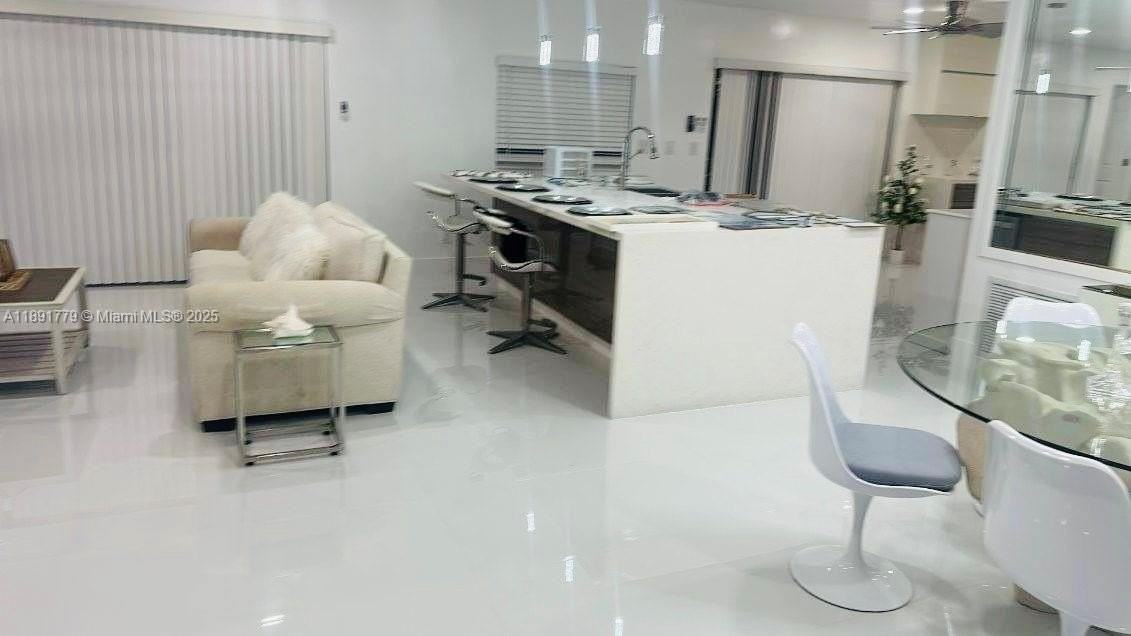 541 Se 17th Ave #541 - Photo 4 of 27