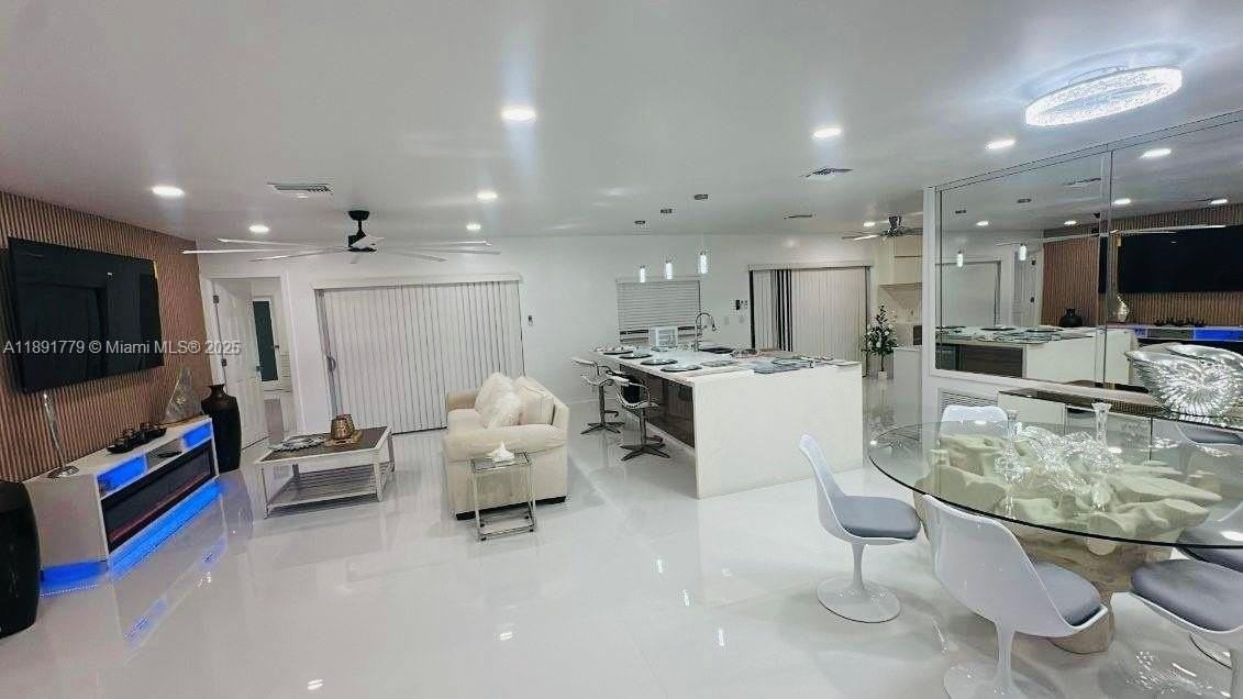 541 Se 17th Ave #541 - Photo 5 of 27