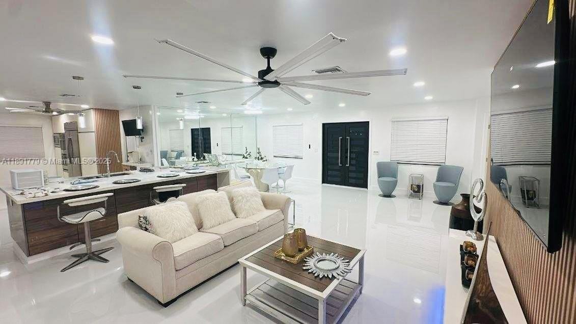 541 Se 17th Ave #541 - Photo 7 of 27