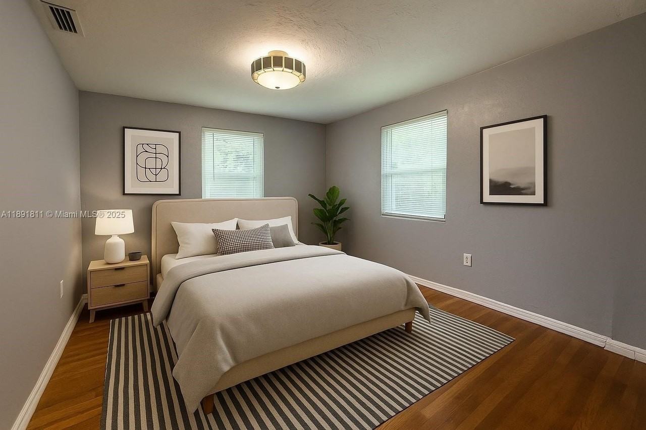 11305 Ne 13th Ave - Photo 5 of 17