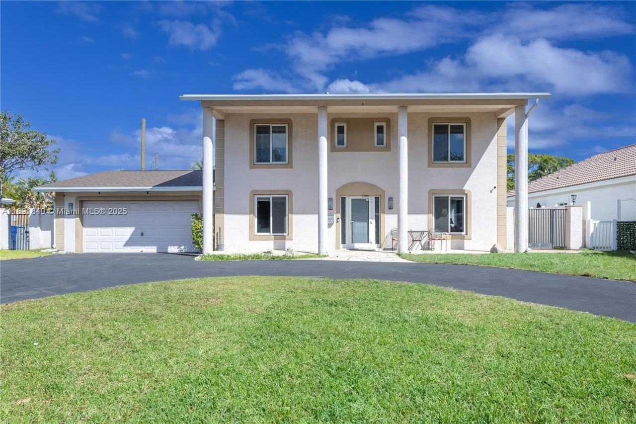 1660 Ne 25th Ave - Photo 2 of 28