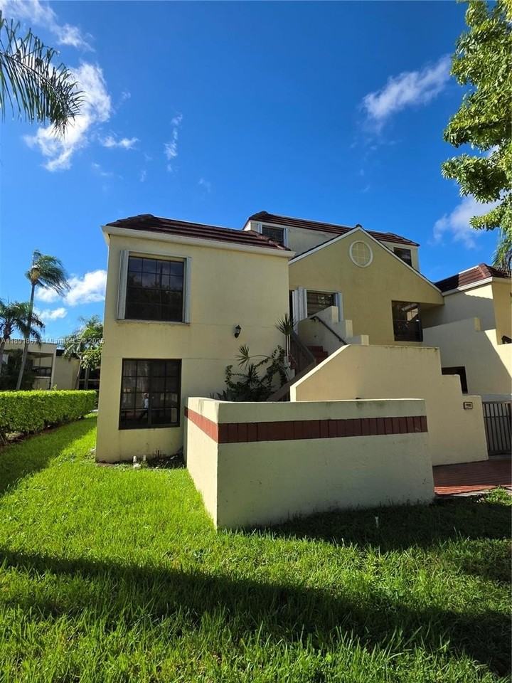 13004 Sw 88th Ter S #13004 - Photo 3 of 36