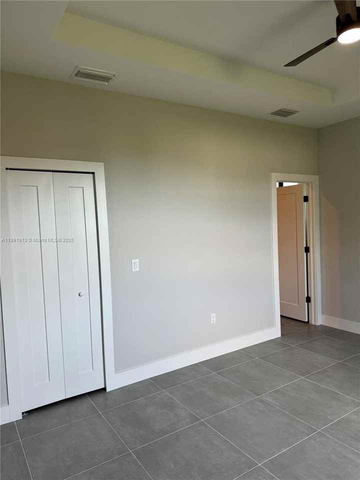 4876 30th St Sw #4876 - Photo 4 of 7