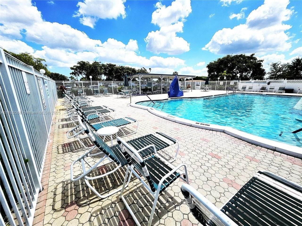 1040 Nw 73rd Ter - Photo 2 of 41