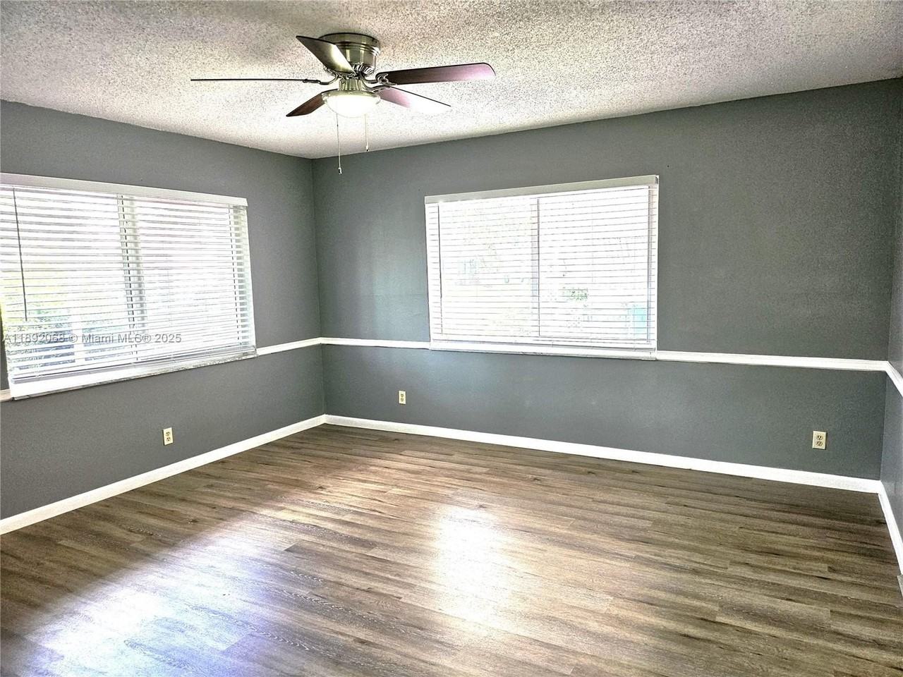 1040 Nw 73rd Ter - Photo 3 of 41