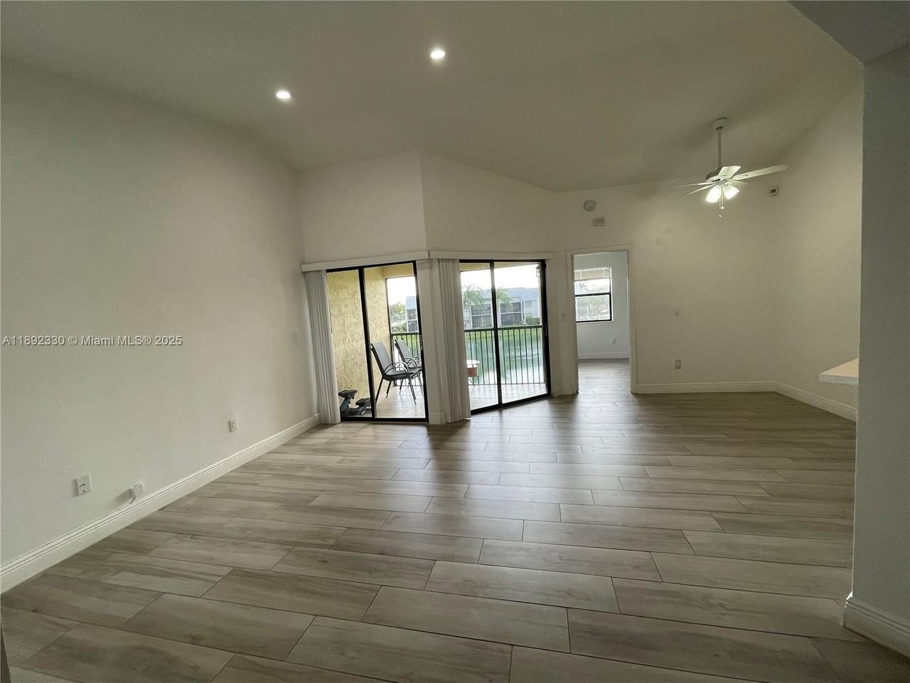 1042 Adams Ave #1042E - Photo 3 of 14