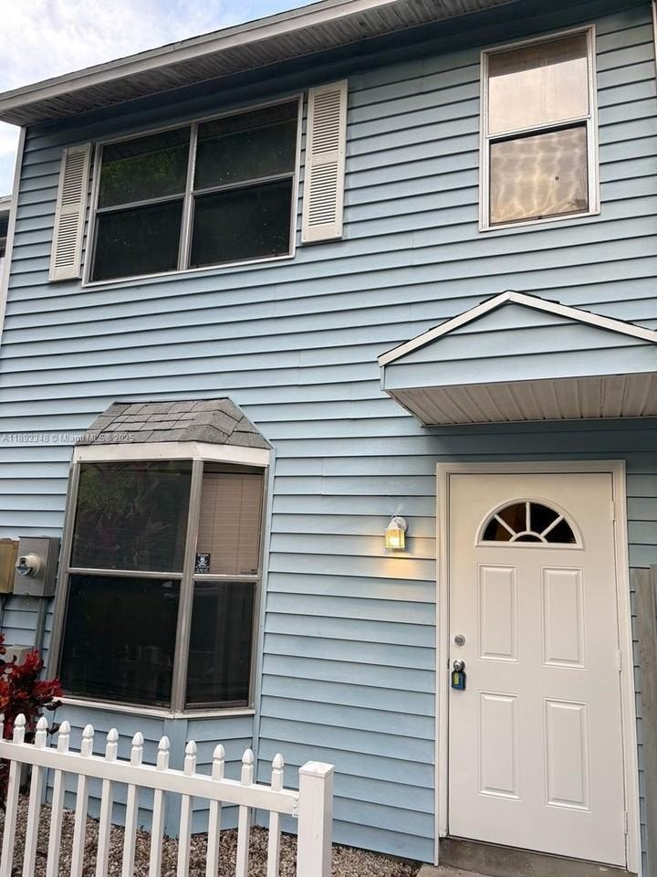 1921 Northeast 15th Avenue #0 - Photo 4 of 30