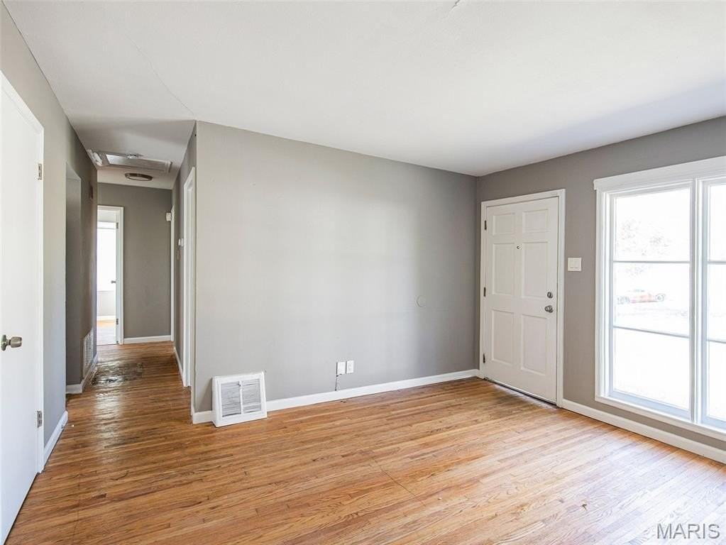 258 Presley Dr - Photo 3 of 10