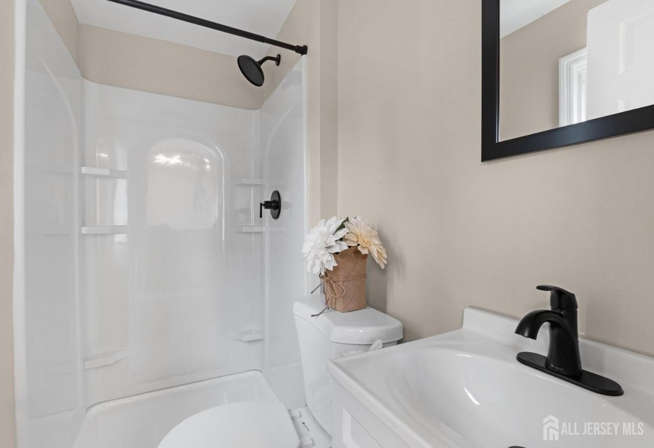 400 Main St - Photo 7 of 19