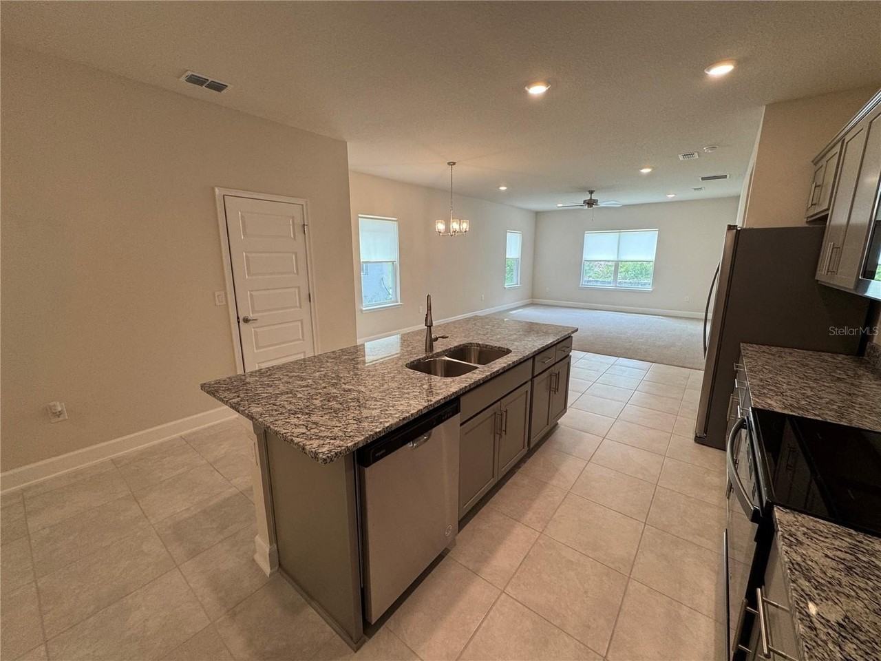 3013 Tackle Dr - Photo 4 of 20