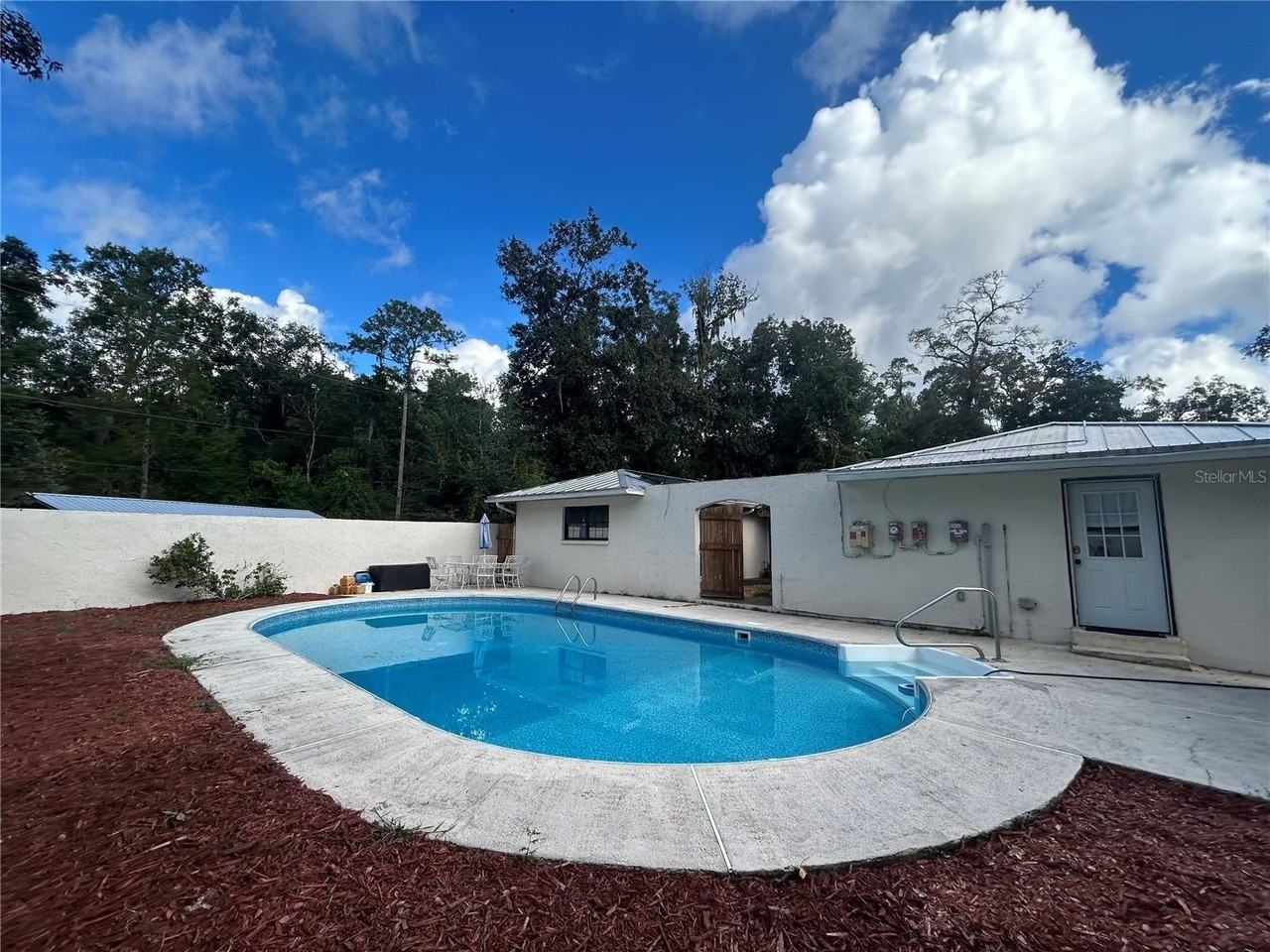 3322 Nw 39th Ter - Photo 2 of 36